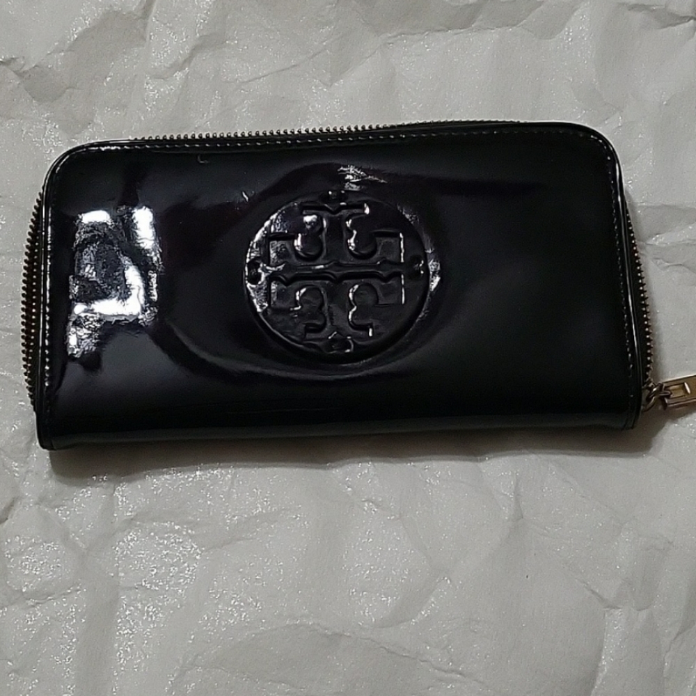 Tory Burch Patient Leather Wallet